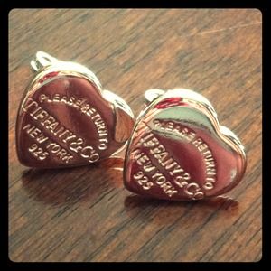 ~*SOLD*~ Brand New Heart Shape Earrings & Bracelet