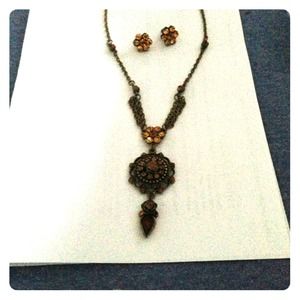 Necklace and earrings set