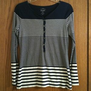 Old Navy long sleeve shirt