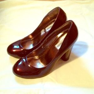 Steve Madden burgundy paten leather pumps.  Size 7