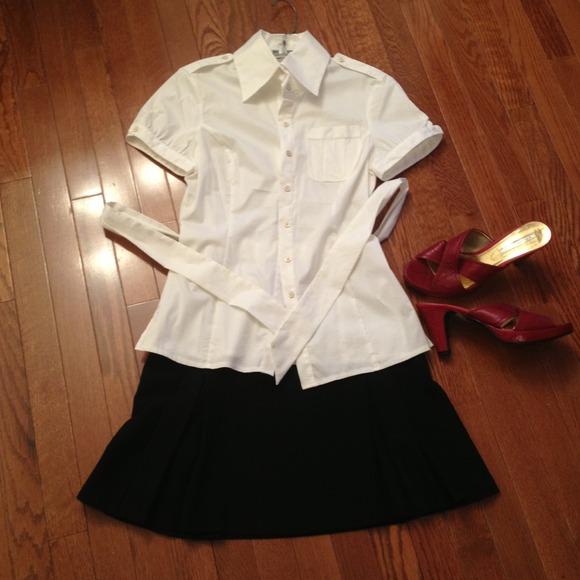 Black short skirt, size 40/ Small in US. Pretty!