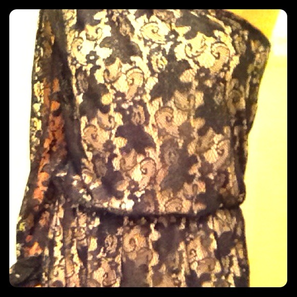 Single sleeve little lace party dress :)
