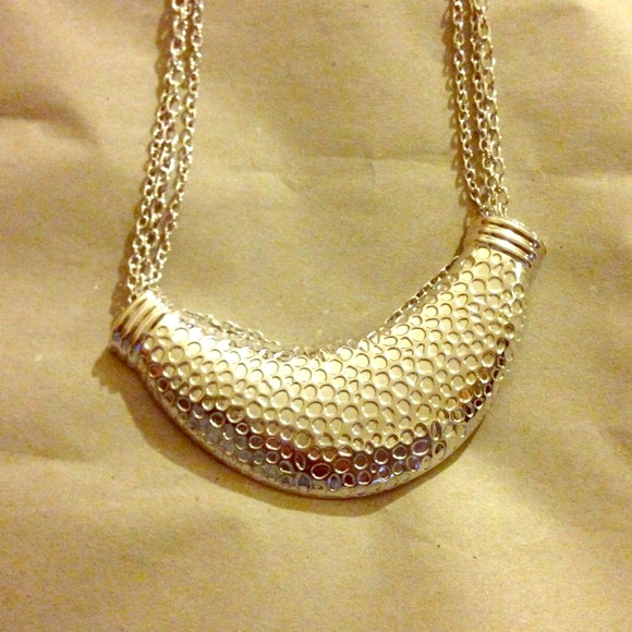 🆕Silver necklace and earring set