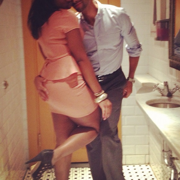 Powder pink peplum dress - Picture 2 of 2