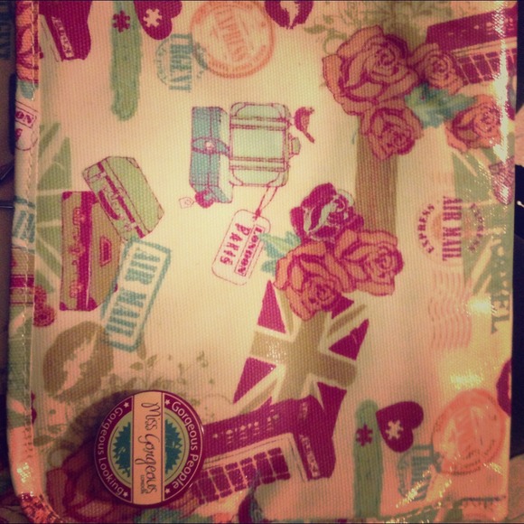 🆕Pink--turquoise and mint roll up travel bag 🎀