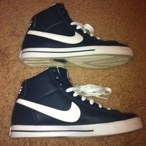 Fresh Leather Official Nike