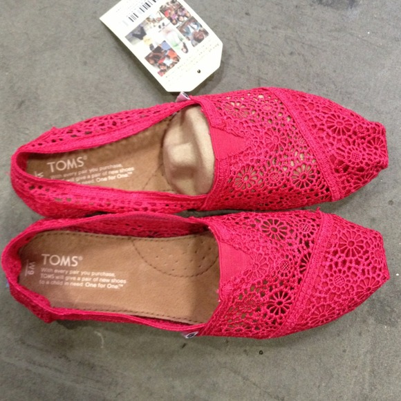 TOMS Shoes - TOMS crochet pink