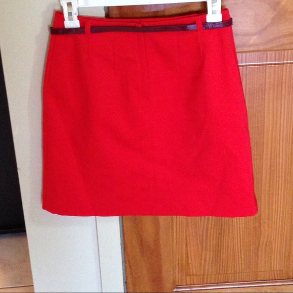 Bright Red Pencil Skirt🌹 - Picture 2 of 2
