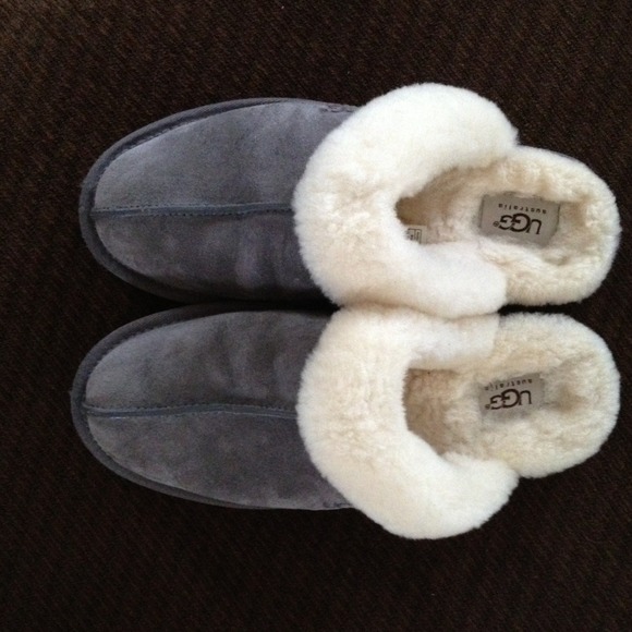 ❤Hold❤Uggs slippers ugg grey like new