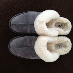 ❤Hold❤Uggs slippers ugg grey like new