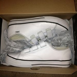 LIMITED EDITION WHITE LEATHER VANS