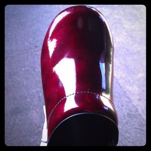 Marbled red Danskos Size 37