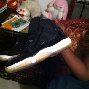 Jordan space jams 11