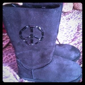 Ugg like boots, with peace signs on em.