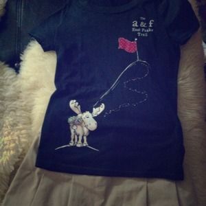 Super cute Abercrombie and Fitch t shirt
