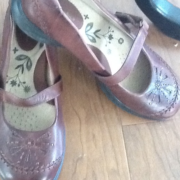 M-Brown shoes