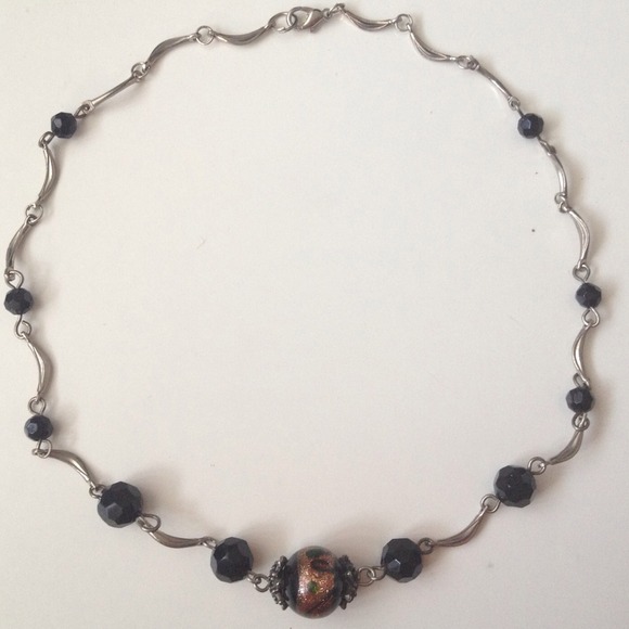 Vintage Look Collar Necklace