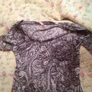 Light quarter sleeve shirt!