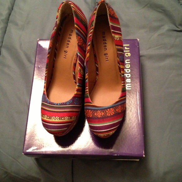🚫 SOLD 🚫 Madden Girl by Steve Madden wedges