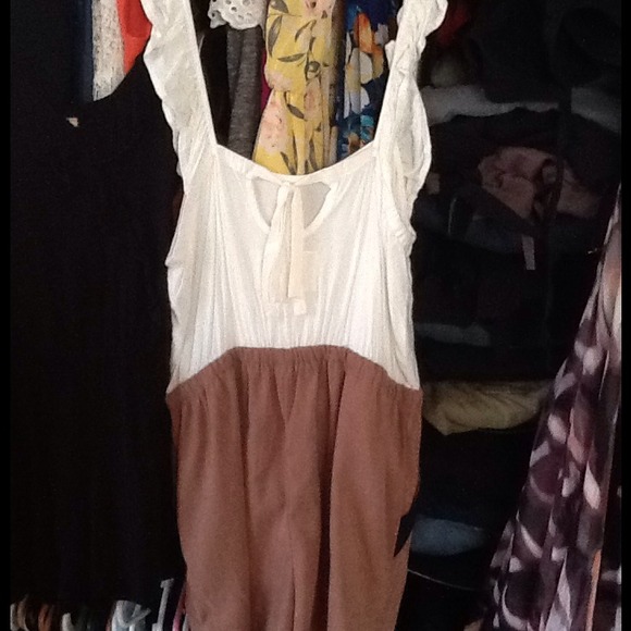 Super cute romper!! - Picture 2 of 2