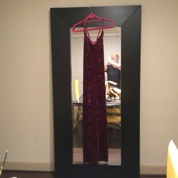 Red crusted velvet maxi slimfit dress. Never worn. - Picture 1 of 3