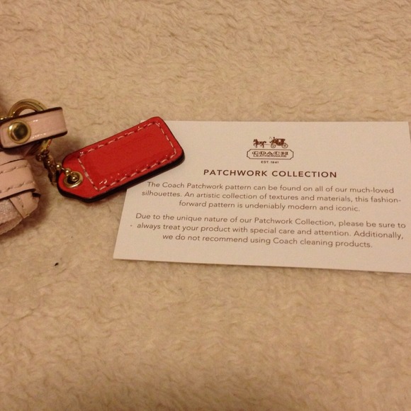 Brand New COACH Large Wristlet - Picture 4 of 4