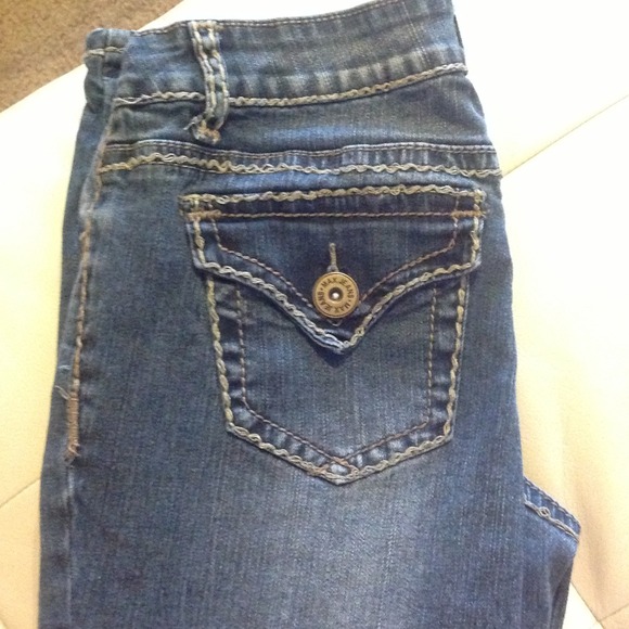 ❌SOLD❌Size 7 great detail on pocket!