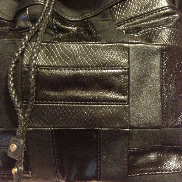 Black relic bag - Picture 2 of 3