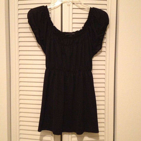 🔲SOLD🔲 Black cinched waist baby doll style top