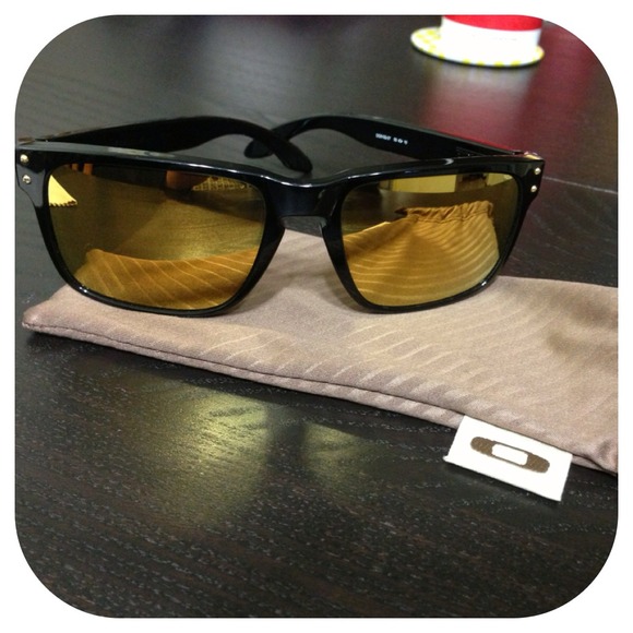 🚫SOLD🚫 Oakley Holbrook sunglasses