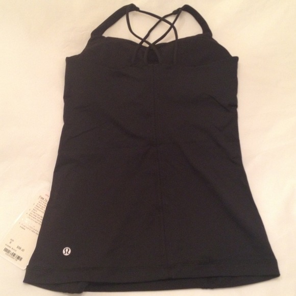 LULULEMON brand new free to be tank size 6
