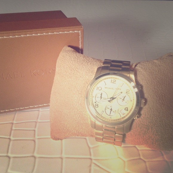 💋Bundled💋Michael Kors gold watch