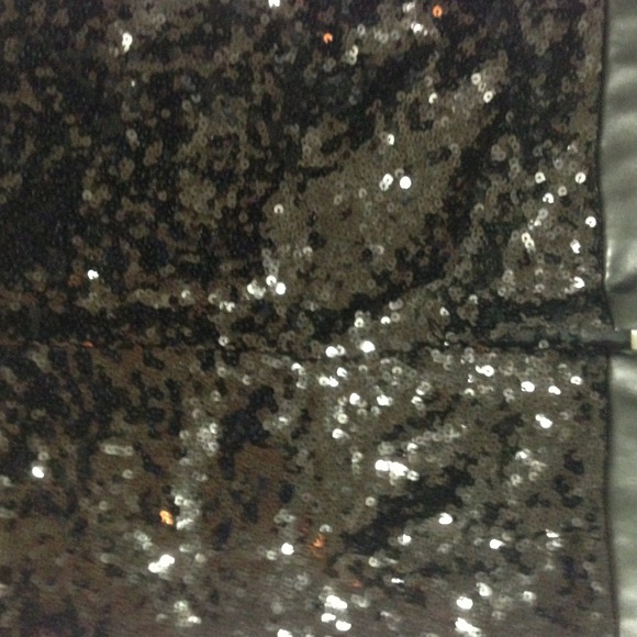 Sequin mini skirt-2B Bebe $ DROP FOR LIMITED TIME - Picture 3 of 3