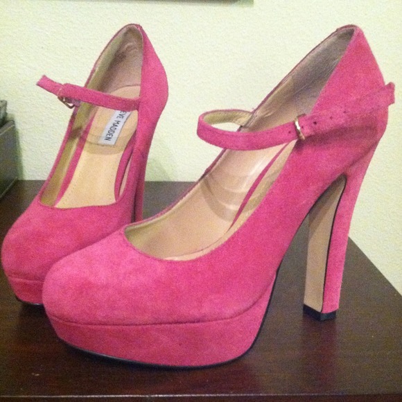 Steve Madden Pink Mary Jane Platform Pumps