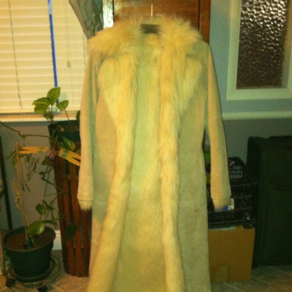 Coat**** reduced
