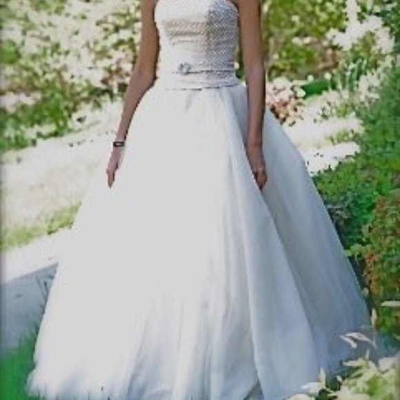 off white dress/ pearls up top