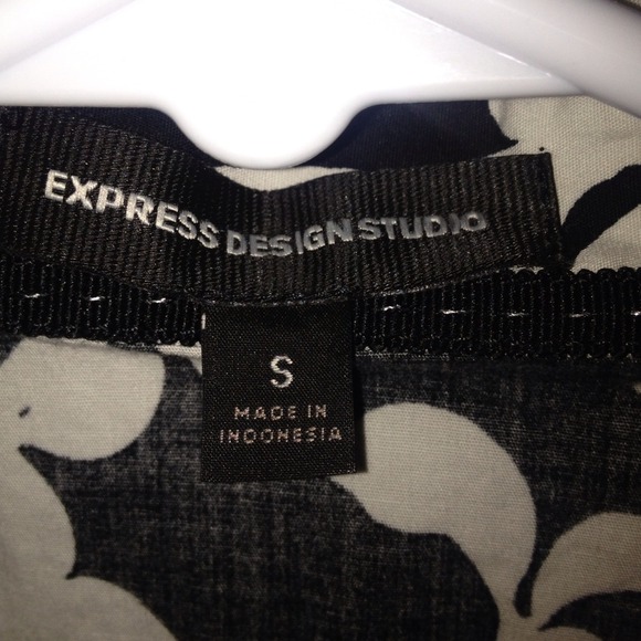 Express button up - Picture 2 of 2