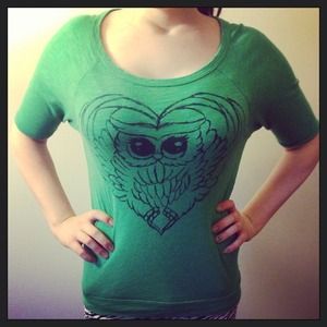 Green owl Delia's top !