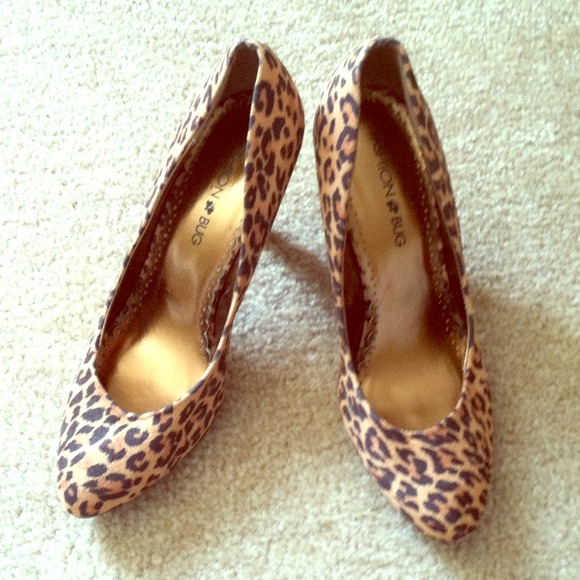 **HOT** Cheetah Heels