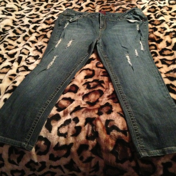 Destroyed jeans