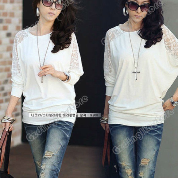 Sold -Adorable cream top with lace - med