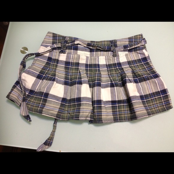 New without tag Abercrombie mini skirt size 0 - Picture 2 of 3