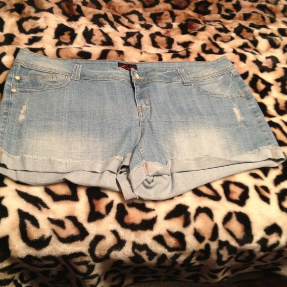 Destroyed denim shorts 🚫Bundle🚫