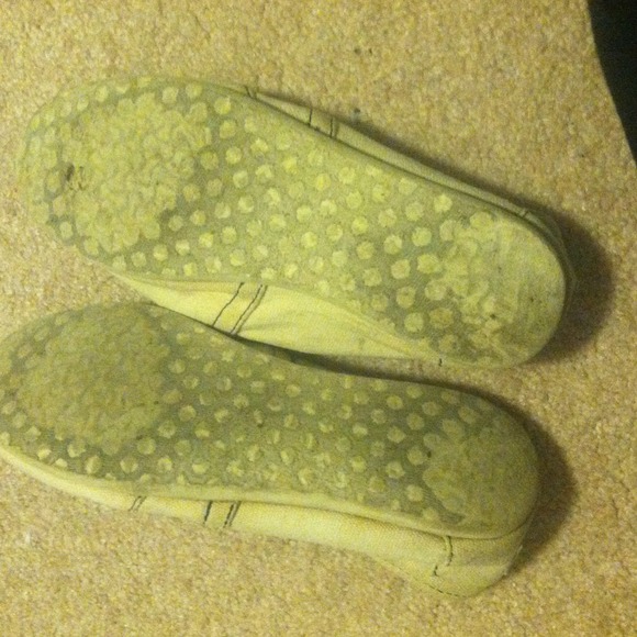 Toms - Picture 3 of 4