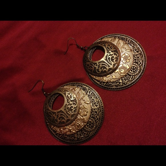 Beautiful silver earrings!