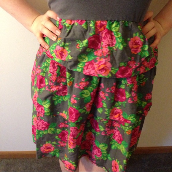 Grey floral dress! - Picture 2 of 4