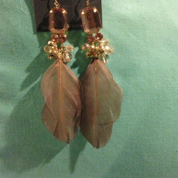 Feather earrings. - Picture 2 of 2