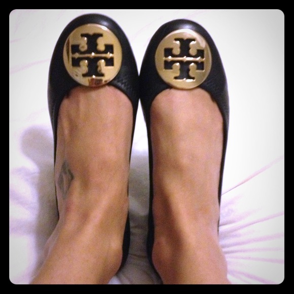RESERVED😄Tory Burch Flats.