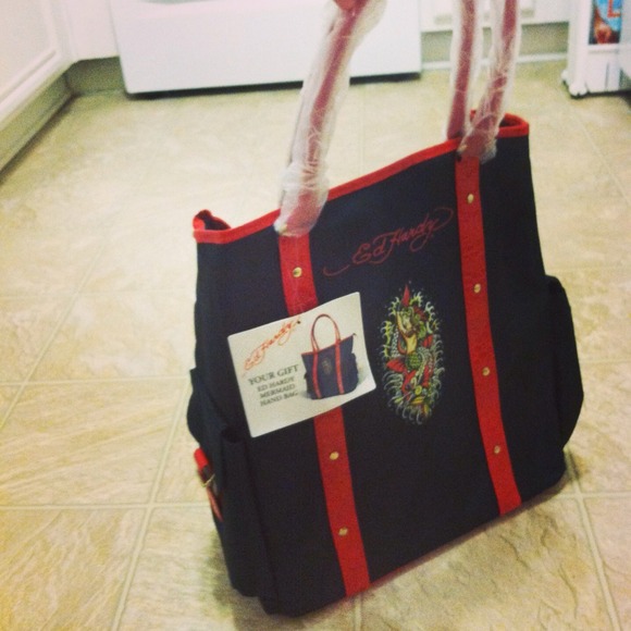 *NWT* Ed Hardy Strappy black bag (SOLD) - Picture 3 of 4