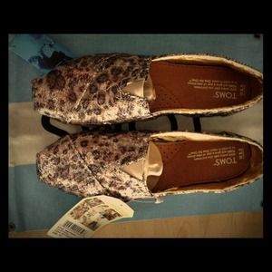 Toms Leopard print sequins Keeler Shoe Sz 8.5 New